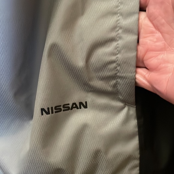 💙⬇️ $19.00 ⬇️ Men’s Adidas Golf Climastorm medium windbreaker - Picture 5 of 5